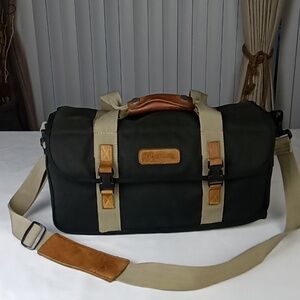 Mustang Camara Handbag.